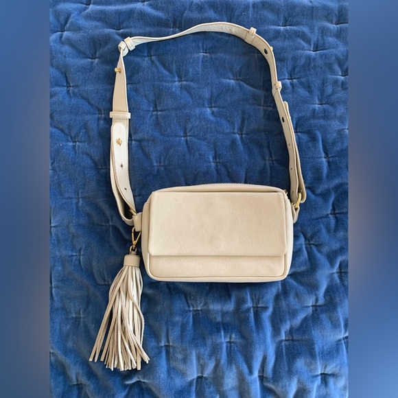 T A H Handbags - TAH Bone Leather Everyday Belt Bag with Tassle + Belt Strap, EUC